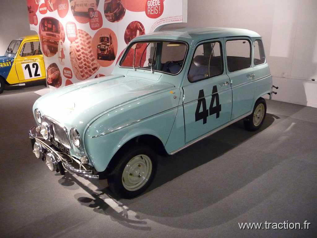 2011_12_Mulhouse (27).jpg - 01/12/2011 - 68051 MULHOUSE CEDEX Citée de l'Automobile - Musée National - Collection Schlumpf - RENAULT 4 - 50 ans déjà !